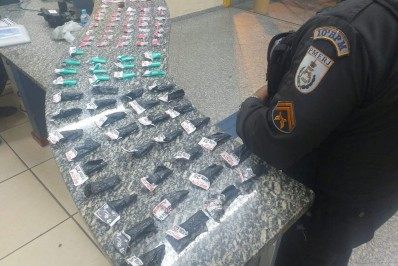 PM prende dois homens com drogas em Barra do Piraí