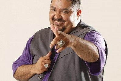 Escola de samba Vizinha Faladeira reabre quadra com feijoada neste domingo