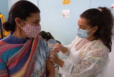 Varre-Sai vai amplia a vacinação contra a Covid-19 para pessoas com 18 anos ou mais