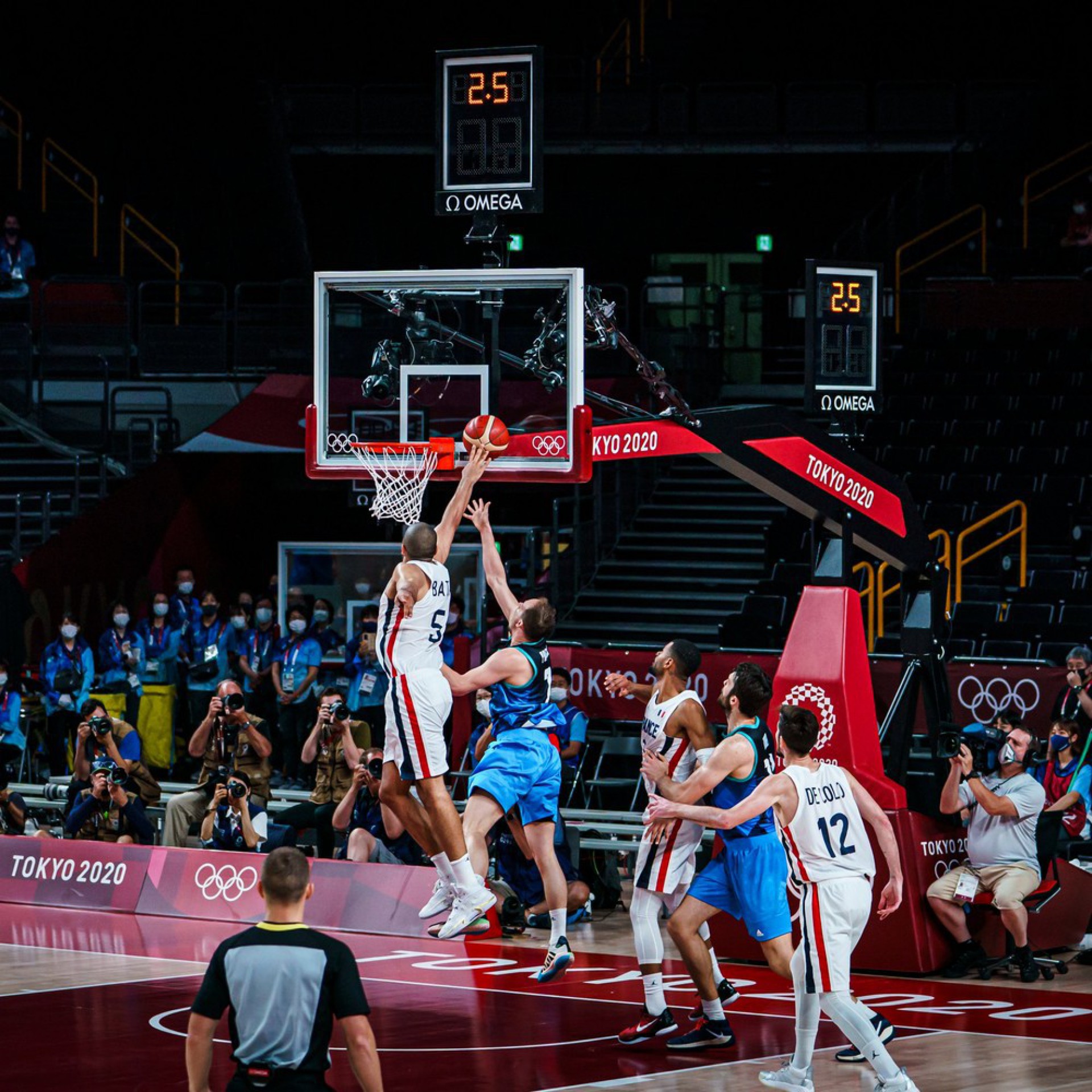 Fran&ccedil;a vence Eslov&ecirc;nia com toco no fim e enfrentar&aacute; EUA na final do basquete masculino