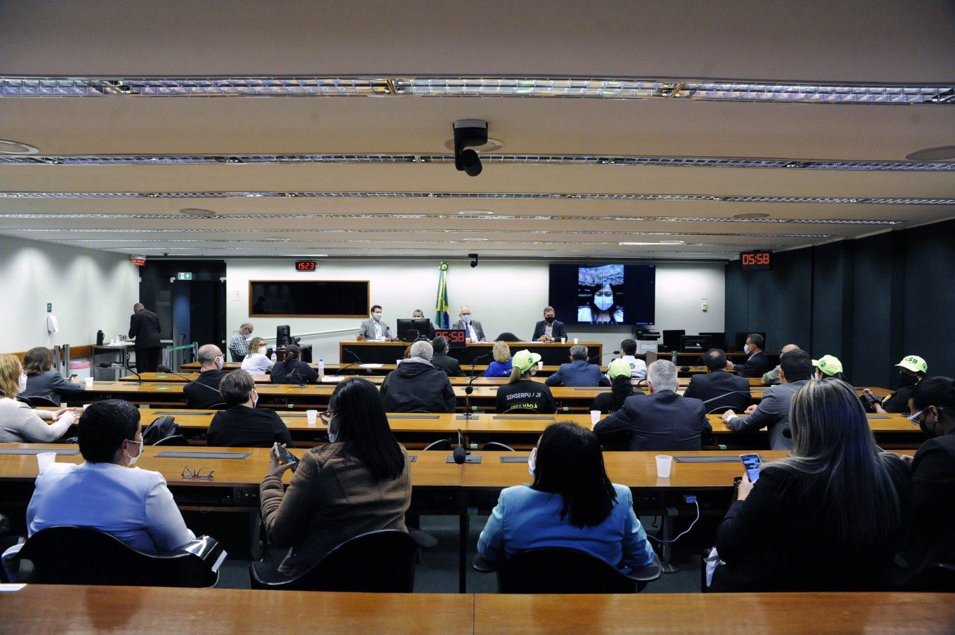 Reforma administrativa n&atilde;o melhora o servi&ccedil;o p&uacute;blico, avaliam especialistas