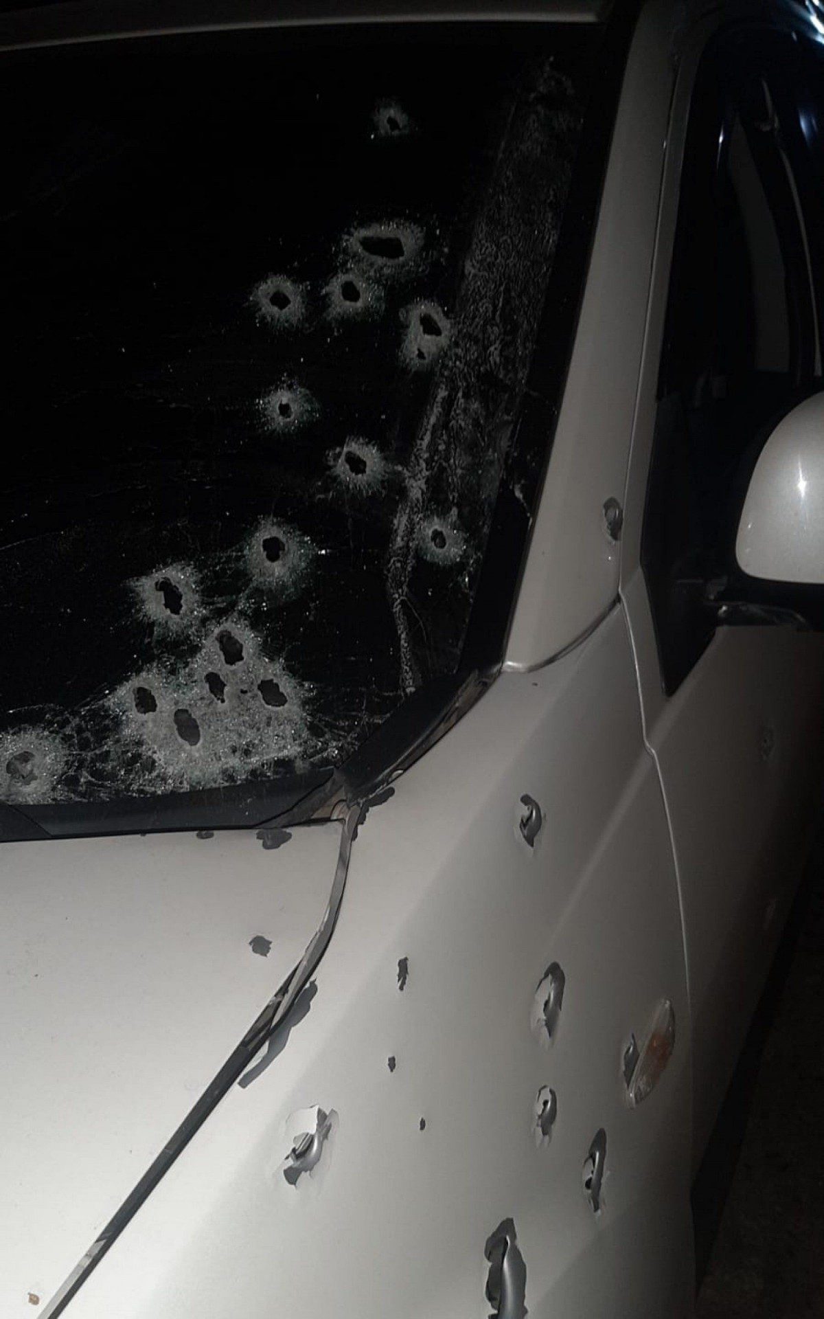 Carro usado pelo Policial Militar foi atingido por mais de 40 tiros