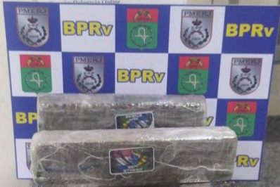 Homem é preso com grande quantidade de maconha e carro roubado em Saquarema