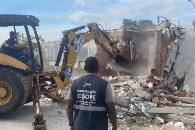 Prefeitura do Rio destrói 32 construções irregulares no Complexo da Maré