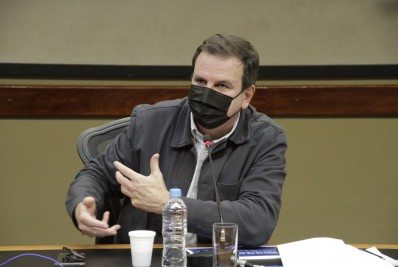 Sem doses suficientes, Paes pede ajuda a Doria para conseguir retomar imunização contra covid-19 na cidade diz que doses entregues pelo Ministério da Saúde não são suficientes para retomar vacinação