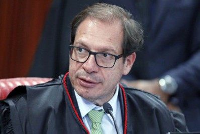 Em evento online, ministro do TSE diz que desinformação pode causar inelegibilidade e cassação