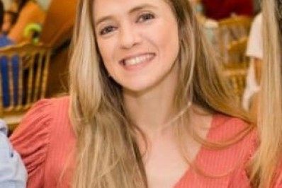 Médica morre em acidente após carro cair de viaduto na BR-101, em Campos