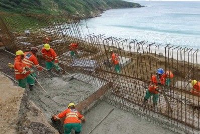 Obra de contenção na RJ-140, em Arraial do Cabo, completa três meses