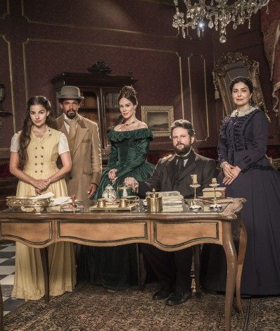 Pilar (Gabriela Medvedovski), Jorge / Samuel (Michel Gomes), Luisa Condessa de Barral (Mariana Ximenes), Dom Pedro II (Selton Mello) e Teresa Cristina (Letícia Sabatella) - Globo/João Miguel Júnior