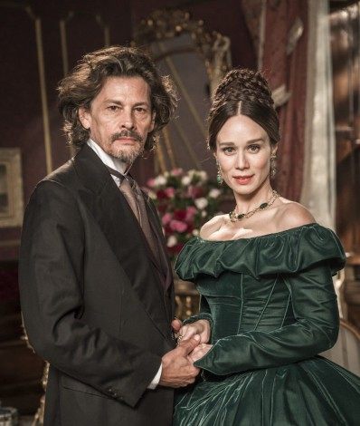 Luisa Condessa de Barral (Mariana Ximenes) e EugÃªnio Conde de Barral (Thierry Tremoureaux) - Globo/JoÃ£o Miguel JÃºnior
