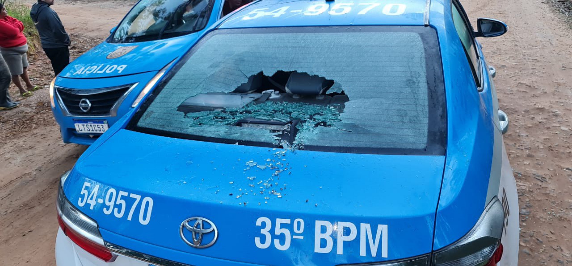 Bandidos explodem agência bancária em Cachoeiras de Macacu e fogem para área de mata fechada - Divulgação