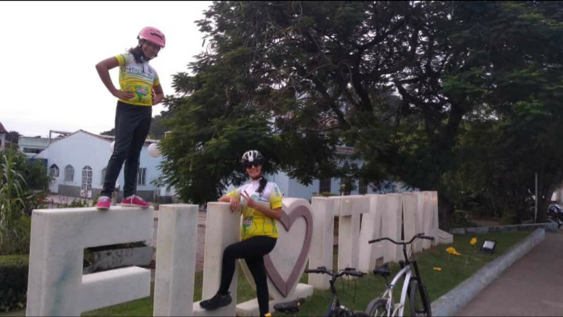 Esposa com a filha de Israel Pimenta. - Foto: divulga&ccedil;&atilde;o