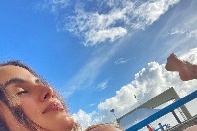 Musa: Carol Peixinho ostenta corpão sarado em biquíni minúsculo