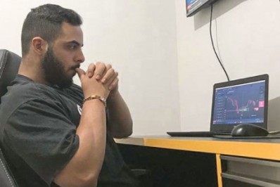 Presta depoimento sócio de empresário de criptomoedas que foi assassinado em São Pedro da Aldeia 