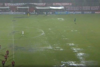 Forte chuva em Salvador interrompe o confronto entre Vitória e Vasco