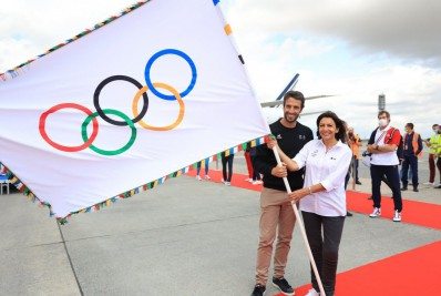 Justiça francesa investiga viagem da prefeita de Paris ao Taiti