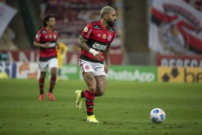 Árbitro de Flamengo x Internacional comenta sobre expulsão de Gabigol e revela ter sido xingado por uma criança