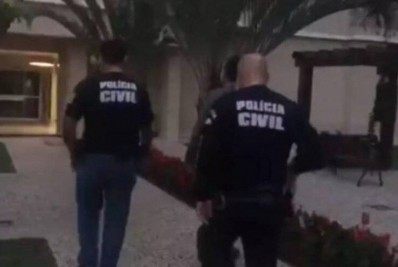 Homem de 74 anos é preso após beijar criança de sete anos na boca