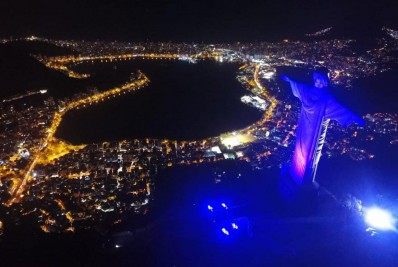 Rio se ilumina de roxo contra o feminicídio