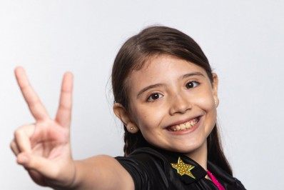 Sofia Farah se destaca em apresentação e passa de fase no 