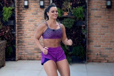 Viviane Araújo posta foto do treino e estimula seguidores: 'Quem vem?'