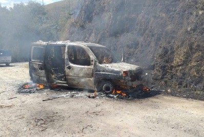 PM registra terceiro carro de instalação de internet incendiado em menos de uma semana