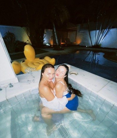 Juliette e Rafa Kalimann se divertem na piscina - Reprodução Internet