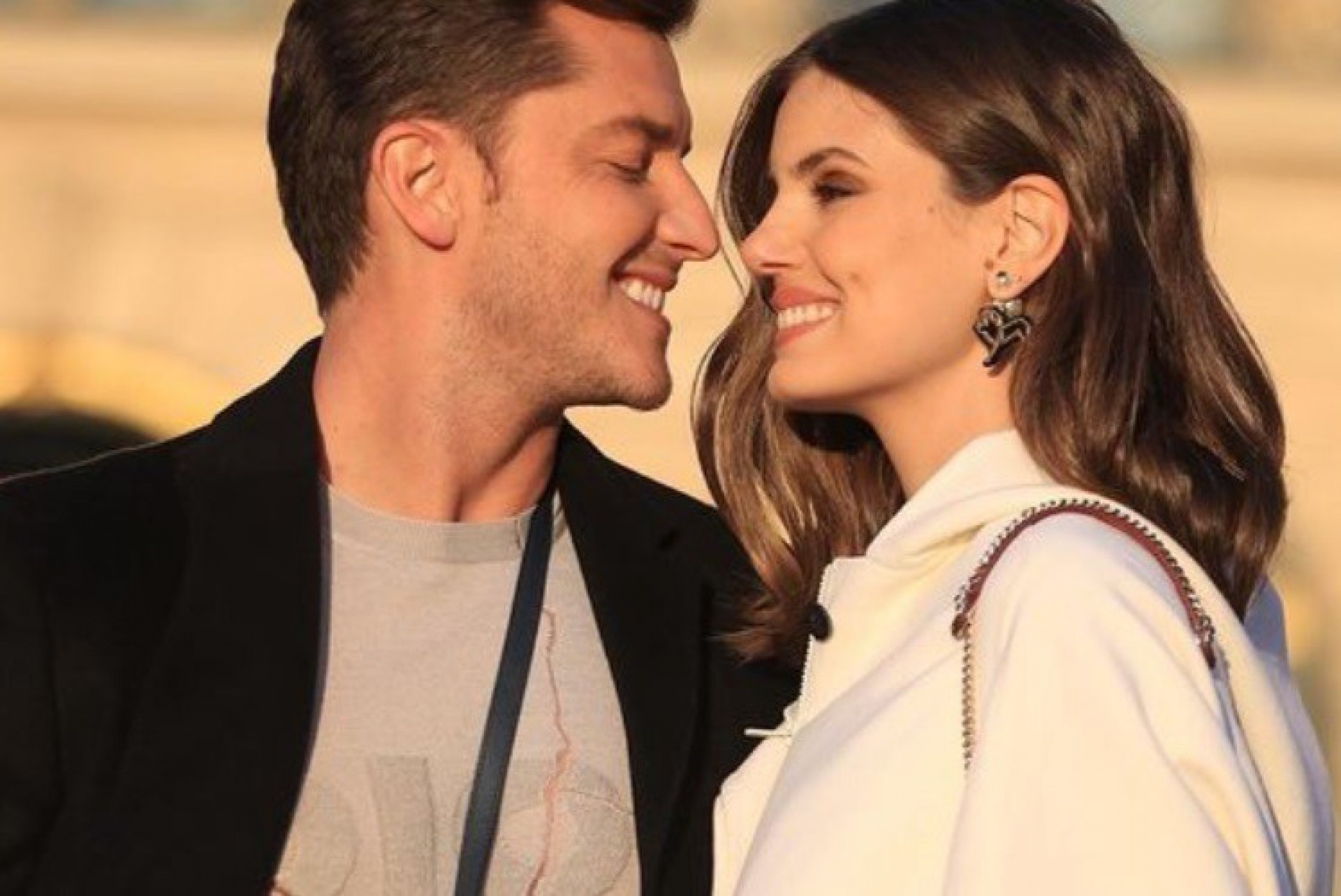 Camila Queiroz e Klebber Toledo - Reprodução/Instagram