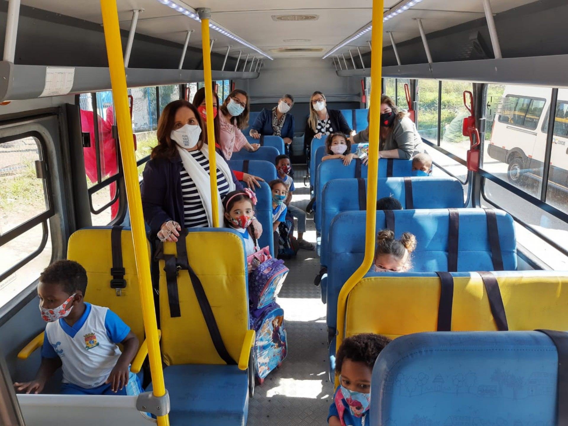 Escola municipal de Duque de Caxias ganha ônibus escolar - Divulgação