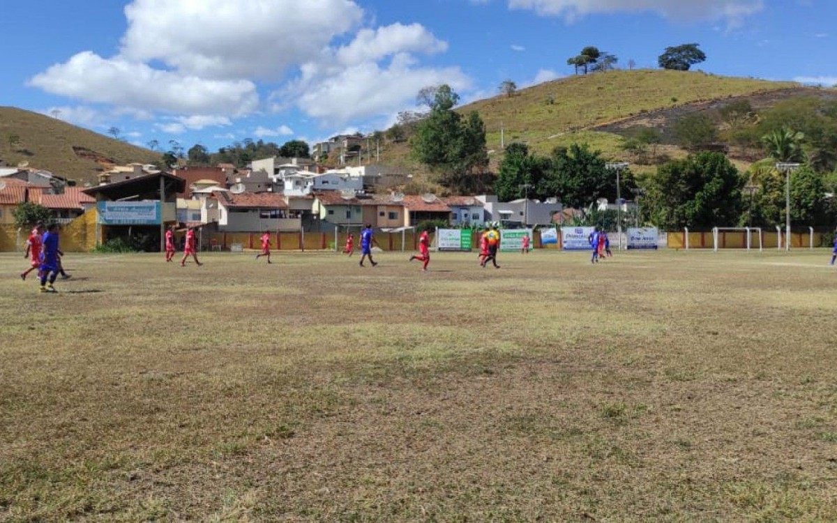 Disputam quatro equipes de veteranos Liberdade E. C.; Mutum F.C.; Rio Branco F.C. e Unidos da Beira Linha.