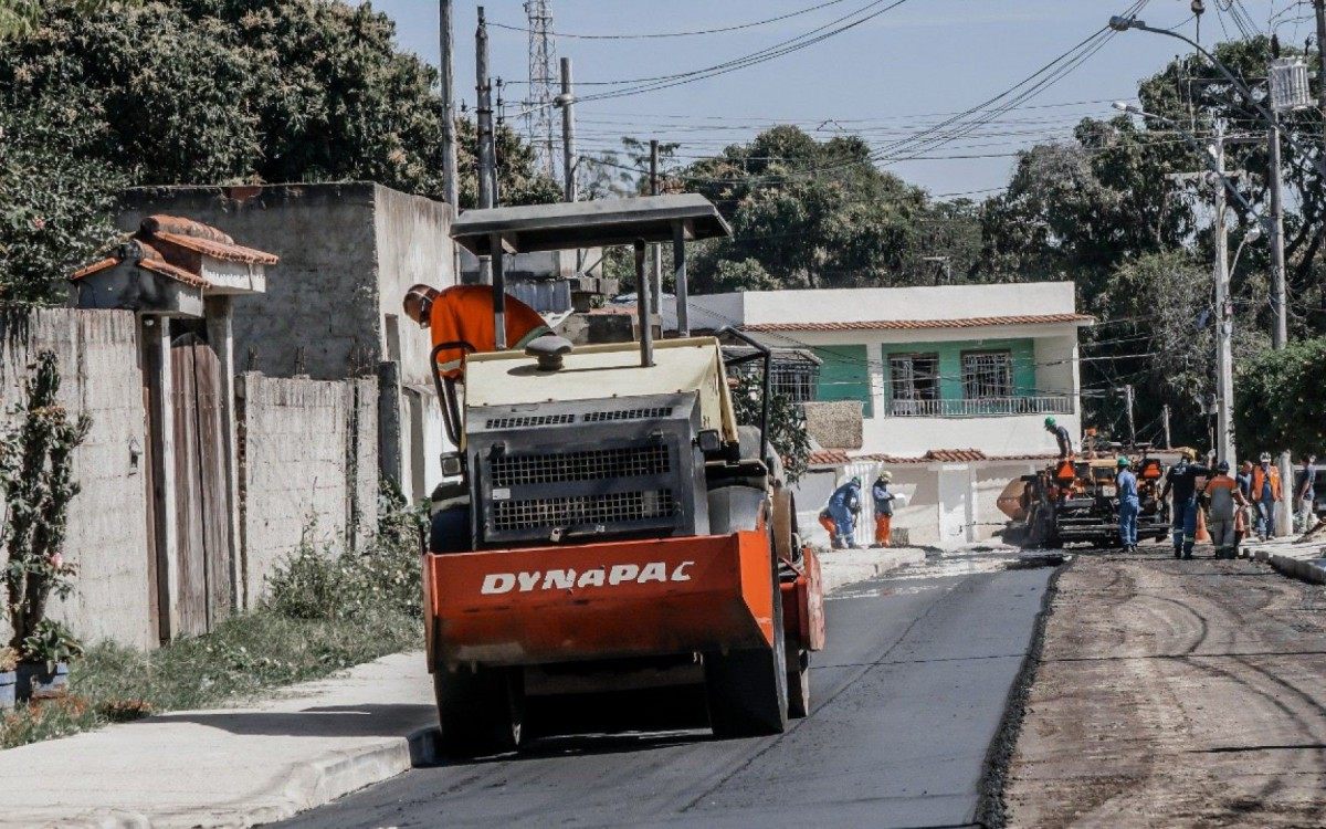 Prefeitura dÃ¡ inÃ­cio Ã s obras de pavimentaÃ§Ã£o em ruas do bairro AmpliaÃ§Ã£o. - Foto: DivulgaÃ§Ã£o