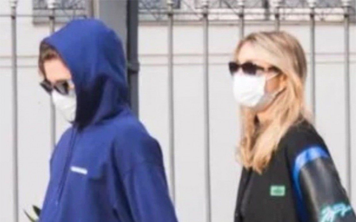 Sasha Meneghel e João Figueiredo combinam mesmo tênis