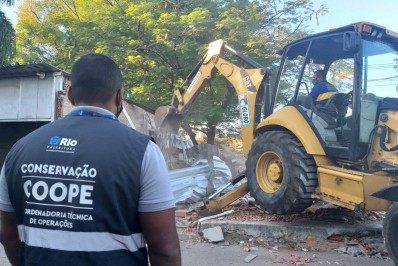 Prefeitura do Rio destrói 178 construções irregulares na Gardênia Azul