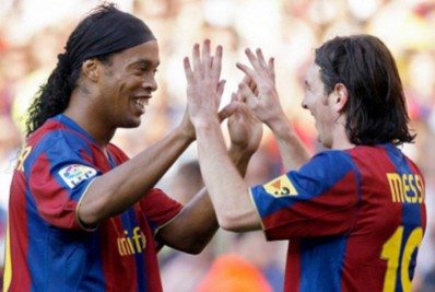 Para Ronaldinho Gaúcho, chegada de Messi ao PSG 'tem cheiro de Champions'