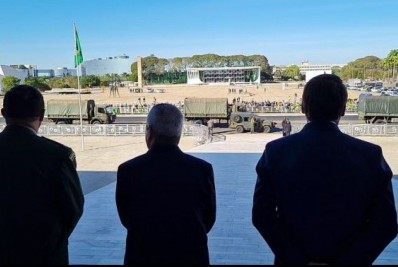 Partidos repudiam desfile militar e associam ato à tentativa de intimidar o Congresso