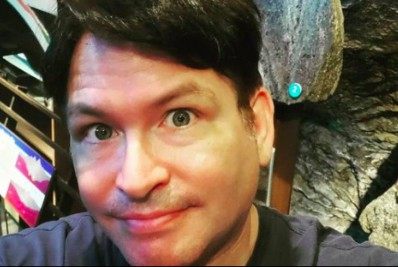 Tamanho é documento? Dono do maior pênis do mundo já fez sexo com celebridades, mas sofre preconceito