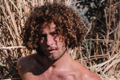 Ator que foi afastado de 'Verdades Secretas 2' diz que estava em cárcere privado