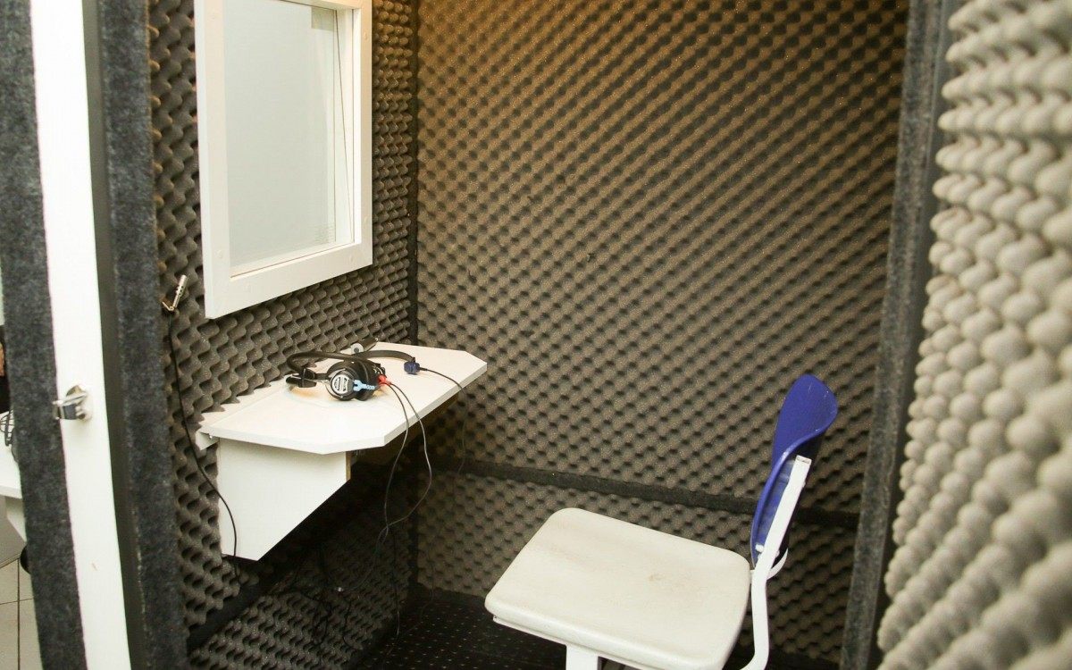 Prefeitura compra diversos equipamentos um deles &eacute; a cabine de audiometria