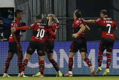 Autor de dois gols, Gabigol lamenta chances perdidas pelo Flamengo: 'Precisamos melhorar'