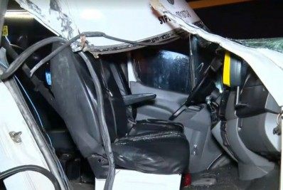 Grave acidente entre um caminhão e uma van deixa morto e feridos na Avenida Brasil
