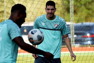 Com Roger pressionado, Flu inicia confronto para voltar à semifinal da Libertadores