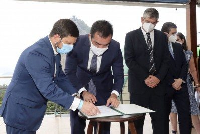 Governo do Rio assina contrato de concessão de dois blocos do leilão da Cedae