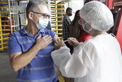 Veja quem pode se vacinar contra a Covid-19 nesta sexta em Caxias