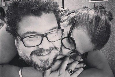 Marido da atriz Carla Daniel morre ao cair da Pedra do Arpoador: 'estou com o coração partido'