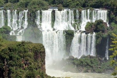 Estados Unidos emitem alerta sobre Brasil e pedem que americanos evitem áreas com risco de sequestro
