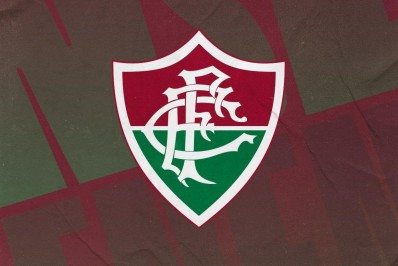 À espera de Daniel Alves, Fluminense fica em dia com pagamento dos jogadores