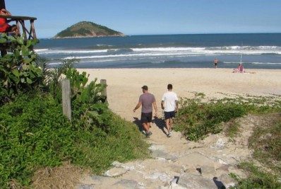 Bombeiros encontram corpo de jovem que morreu afogado na Praia de Grumari