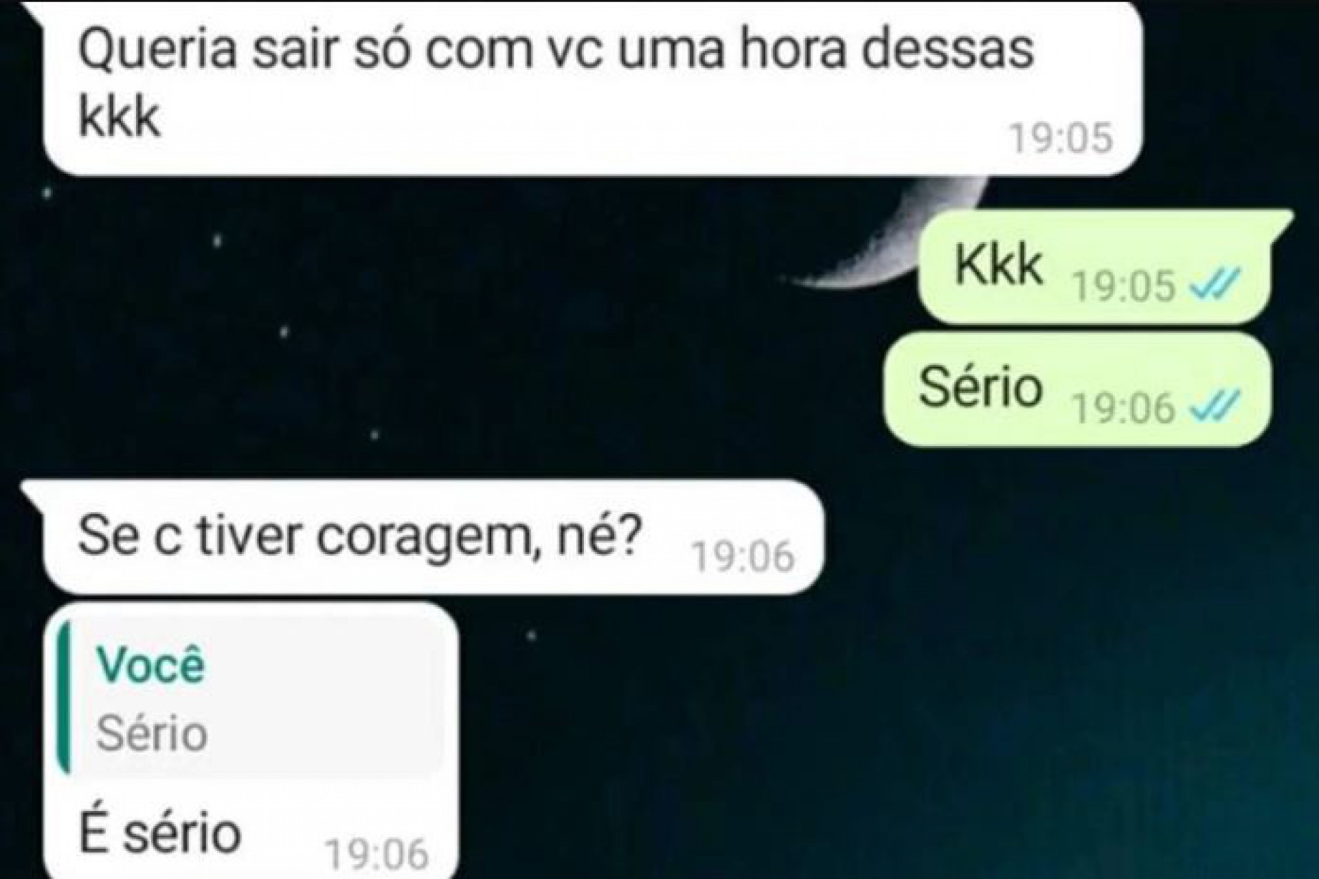 Prints mostram a troca de mensagens do militar com adolescentes - Reprodução