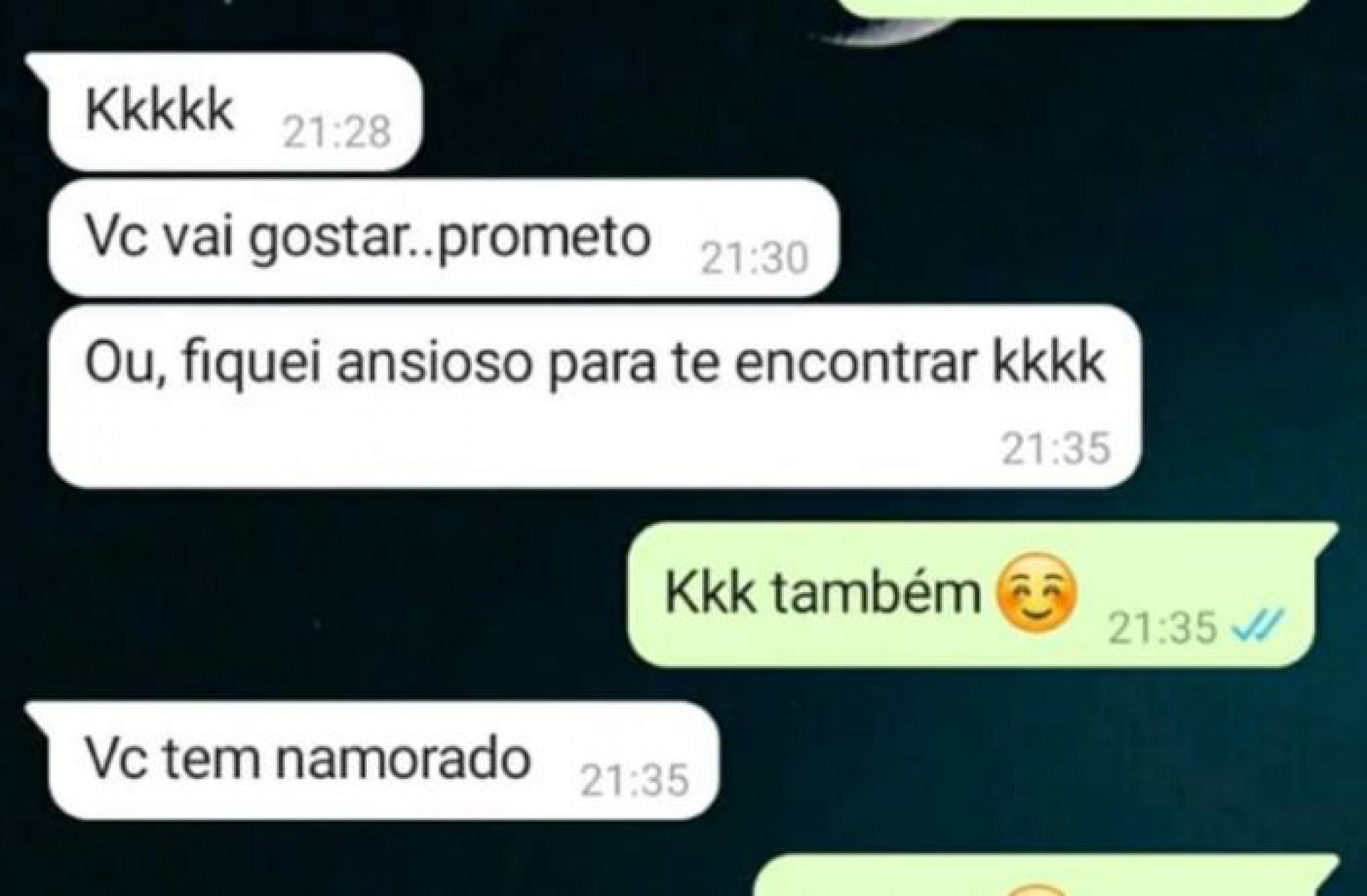 Prints mostram a troca de mensagens do militar com adolescentes - Reprodução