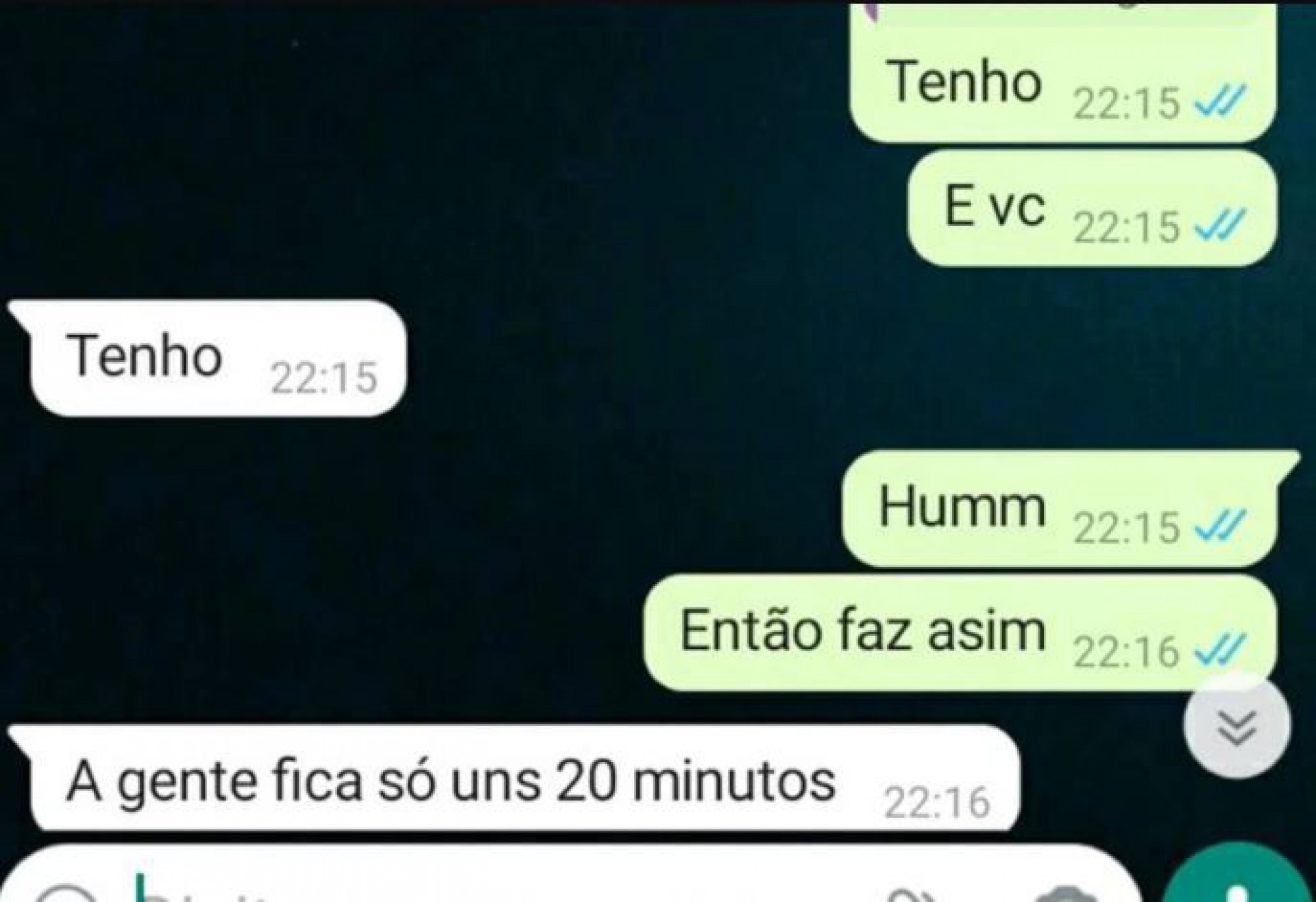 Prints mostram a troca de mensagens do militar com adolescentes - Reprodução